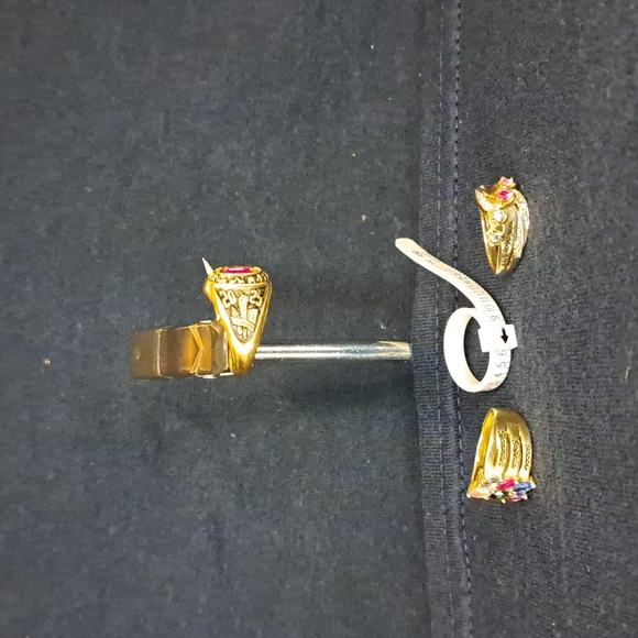 Class ring - Picture 3 of 4